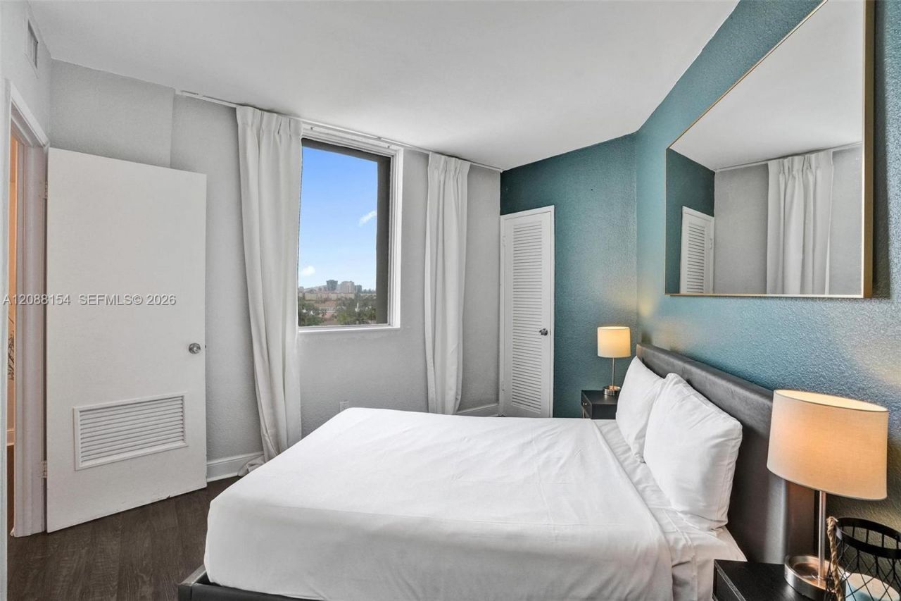 19370 Collins Ave, Unit 816, Sunny Isles Beach, FL 33160 Photo