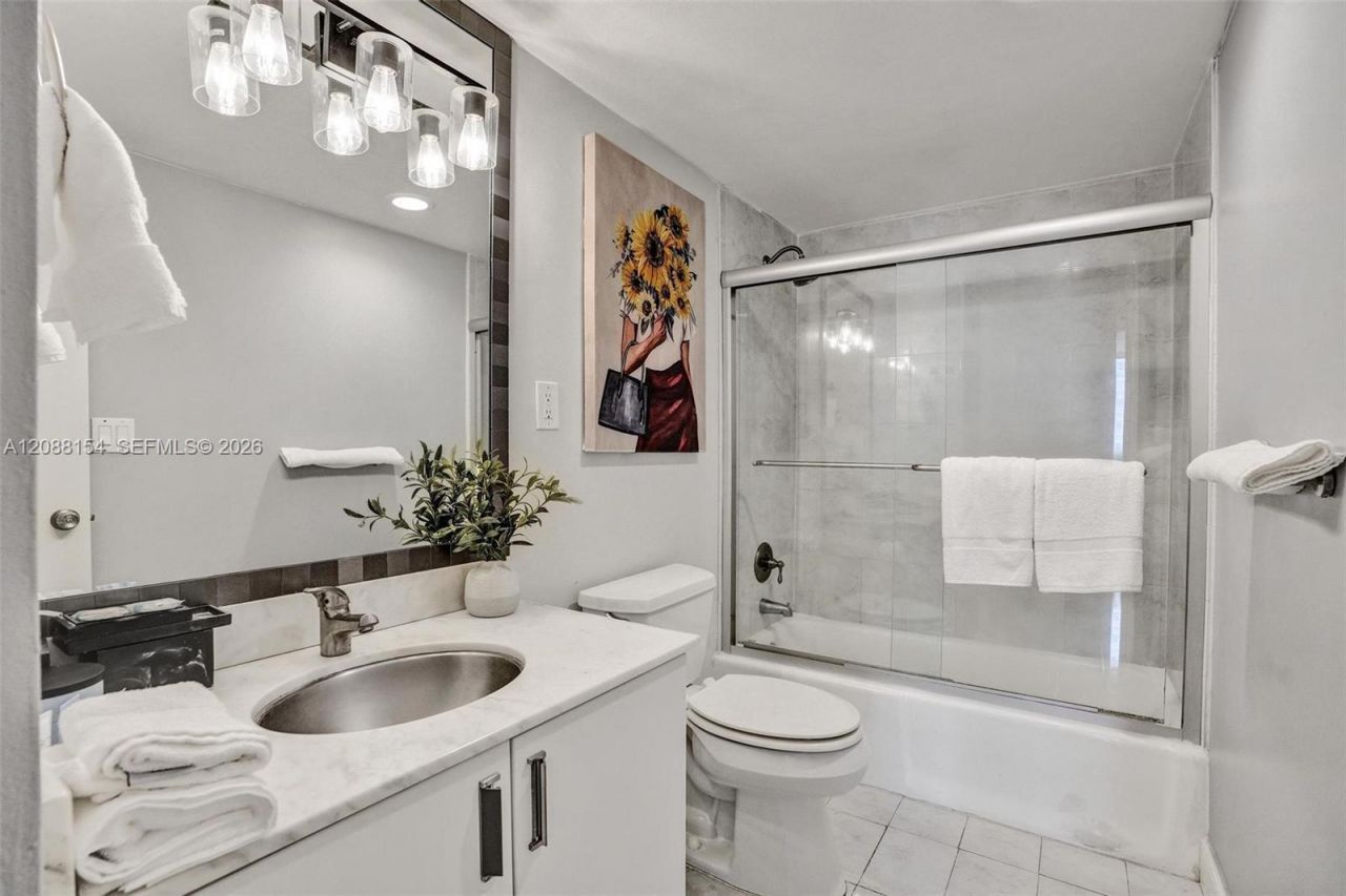 19370 Collins Ave, Unit 816, Sunny Isles Beach, FL 33160 Photo