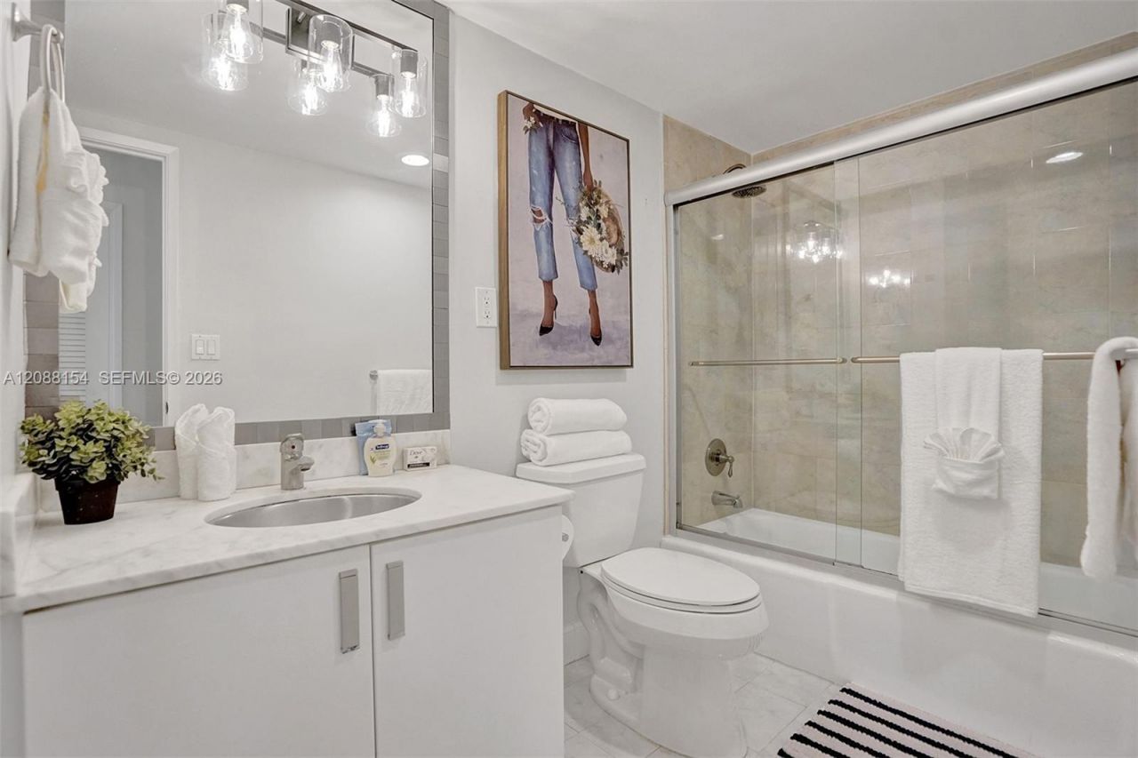 19370 Collins Ave, Unit 816, Sunny Isles Beach, FL 33160 Photo