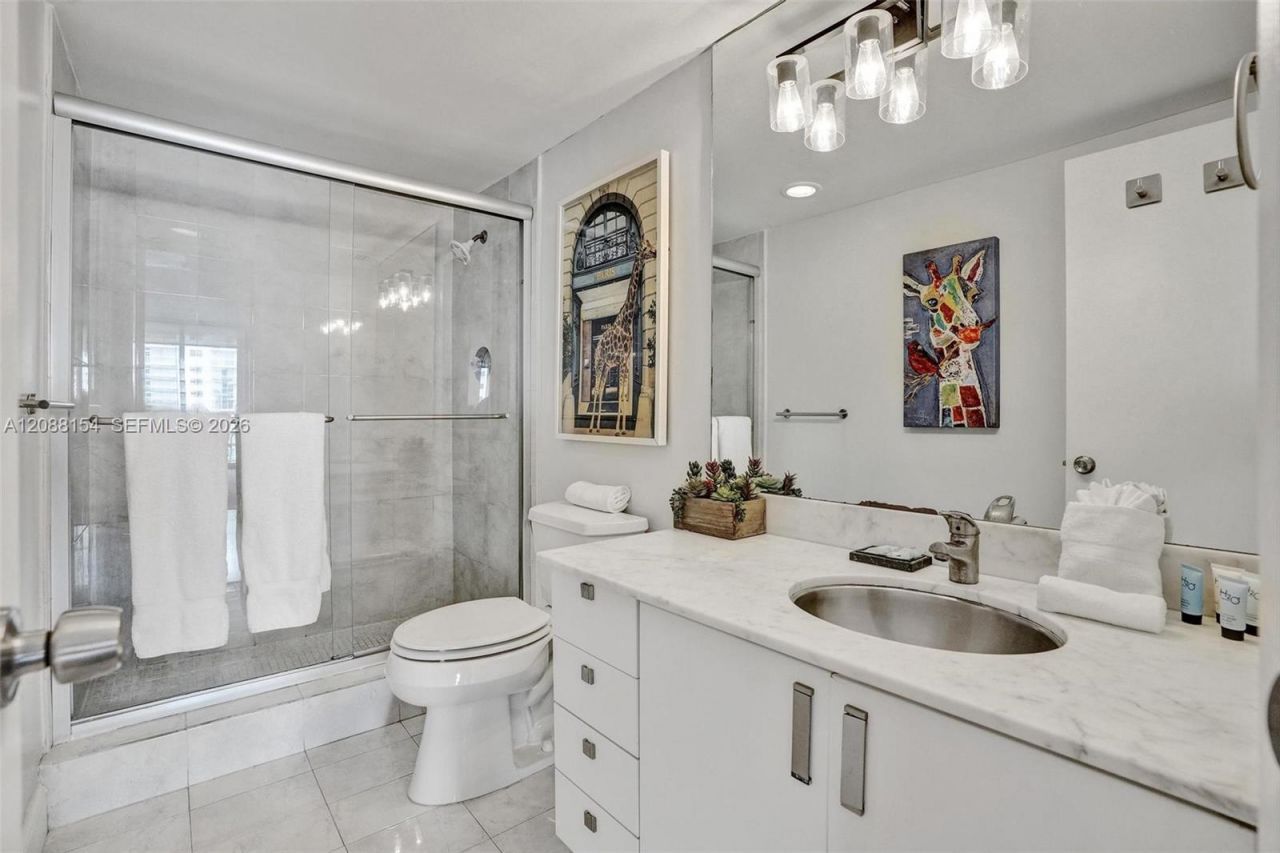 19370 Collins Ave, Unit 816, Sunny Isles Beach, FL 33160 Photo