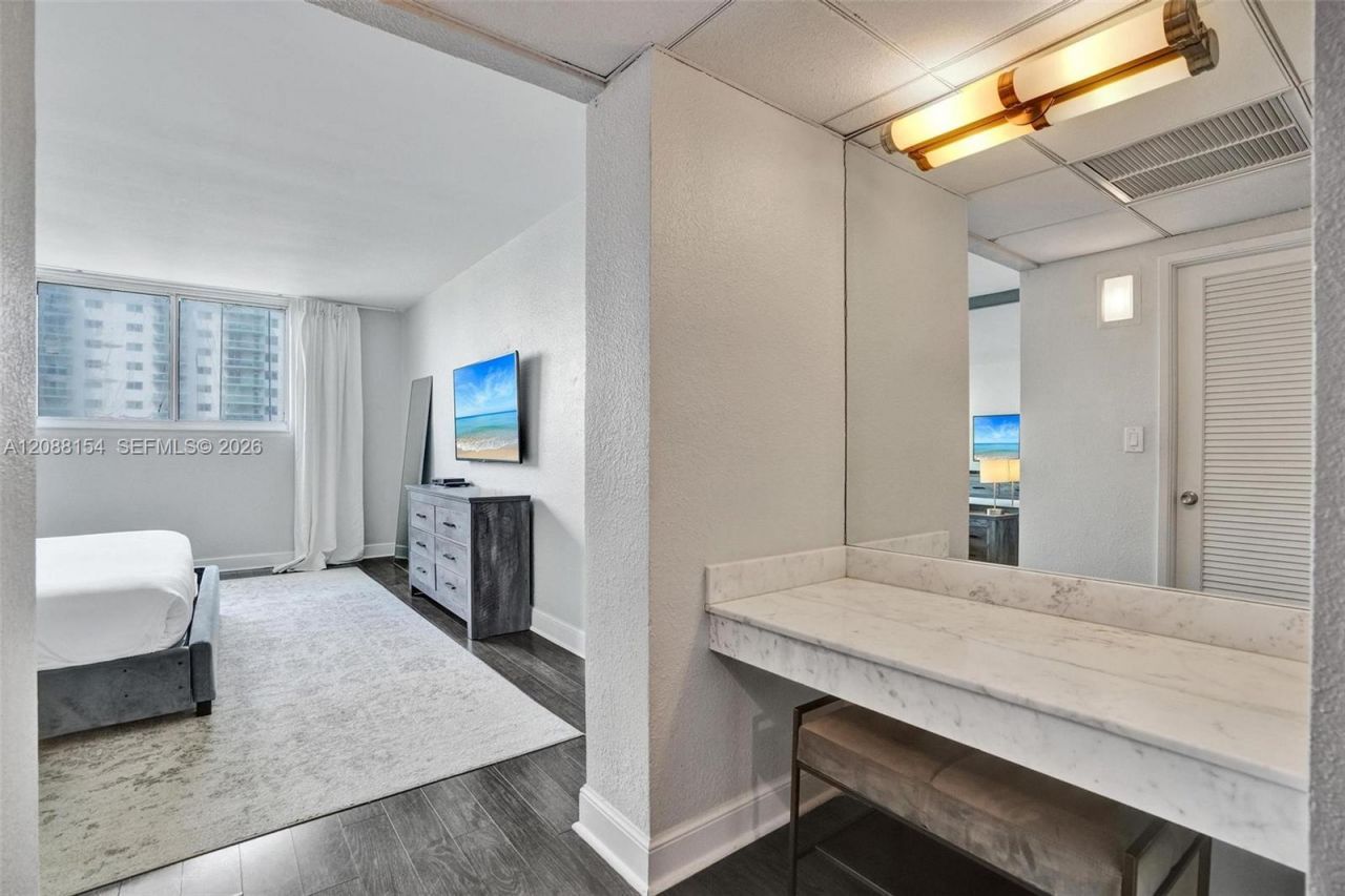 19370 Collins Ave, Unit 816, Sunny Isles Beach, FL 33160 Photo