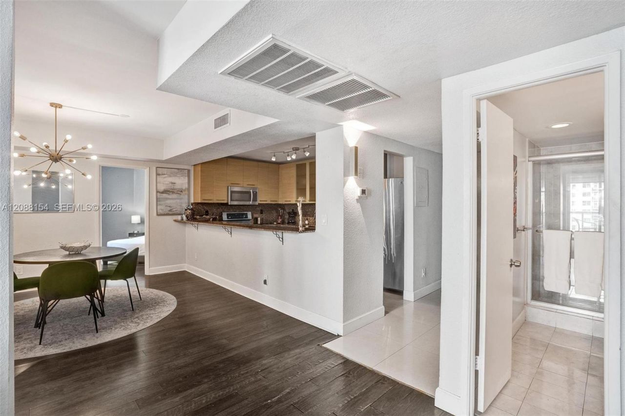 19370 Collins Ave, Unit 816, Sunny Isles Beach, FL 33160 Photo