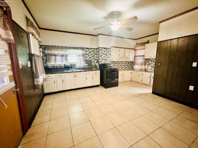 2301 Meyer Avenue, Cleveland, OH 44109 Photo 14