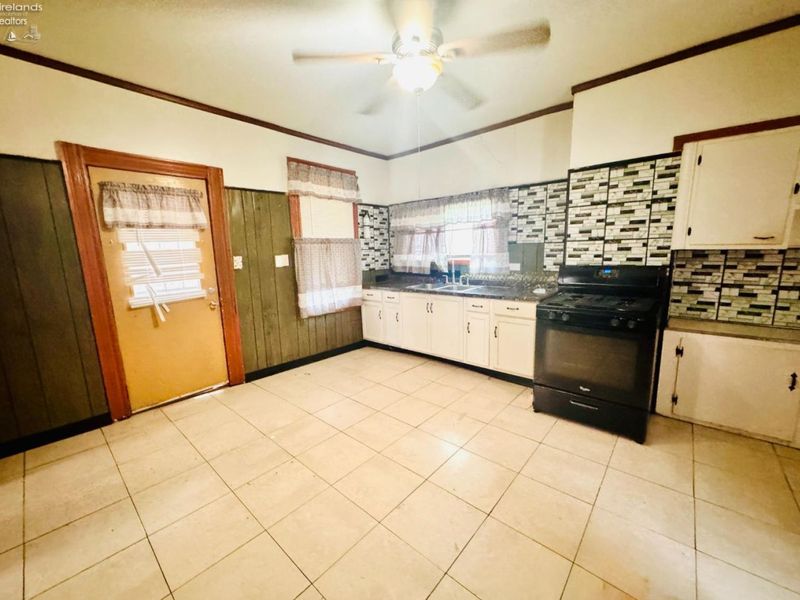 2301 Meyer Avenue, Cleveland, OH 44109 Photo 15