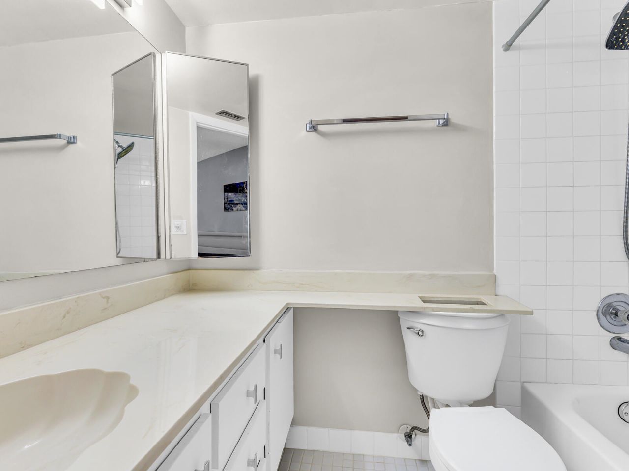 7579 NW 79th Avenue, Unit 204, Tamarac, FL 33321 Photo