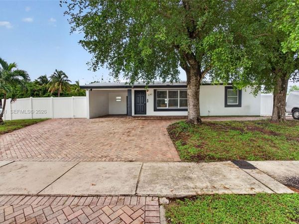 241 NE 45th St , Deerfield Beach, FL 33064
