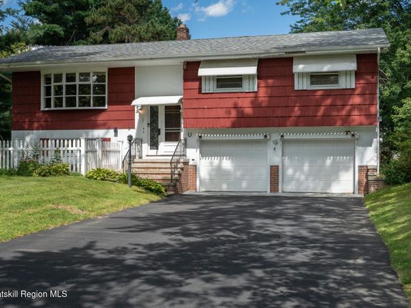 4 Orchard Drive, Kinderhook, NY 12106