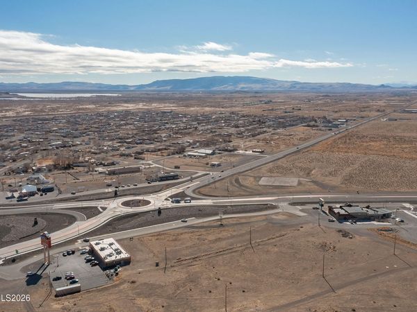1285 Rhyolite Drive, Silver Springs, NV 89429
