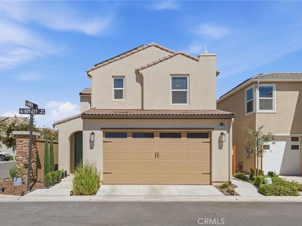 1123 Royalty W, Madera, CA 93636