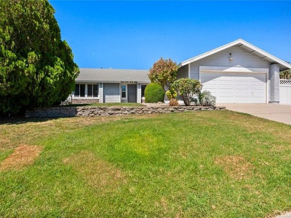 2994 La Verne, Highland, CA 92346