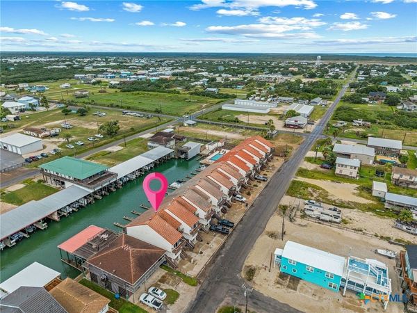 464 15th Street , Port O'Connor, TX 77982