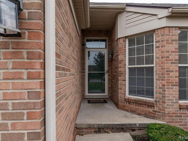 106 Carson Drive, Westland, MI 48185
