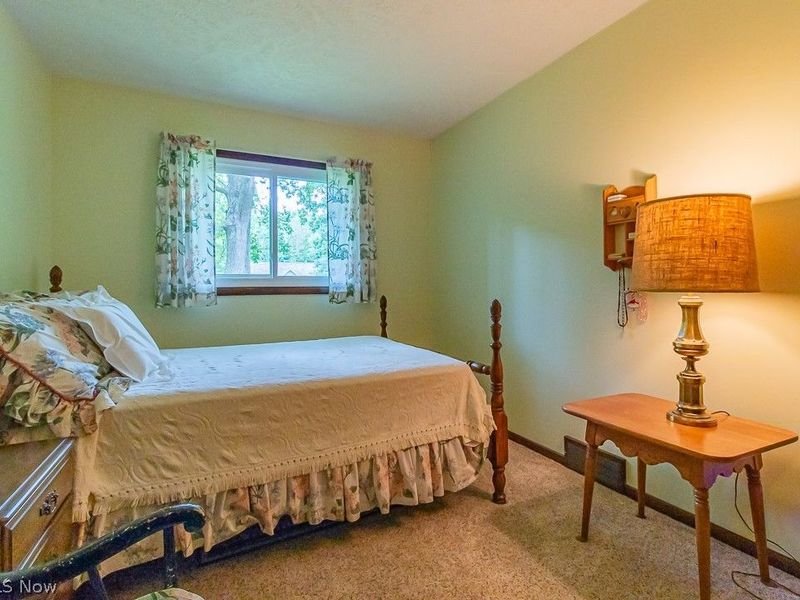 600 Oriole Drive, Roaming Shores, OH 44084 Photo 9