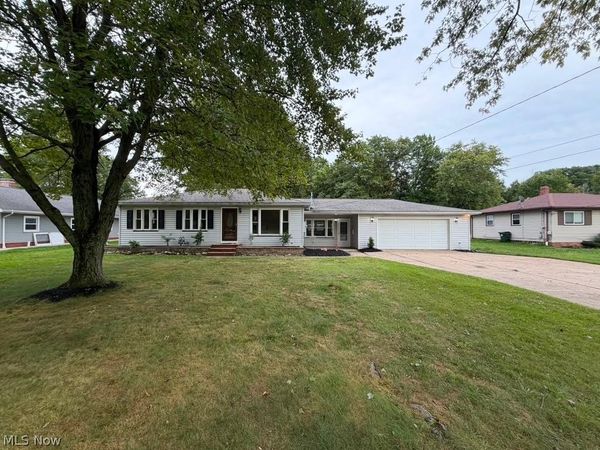10881 Gregory Lane , North Royalton, OH 44133