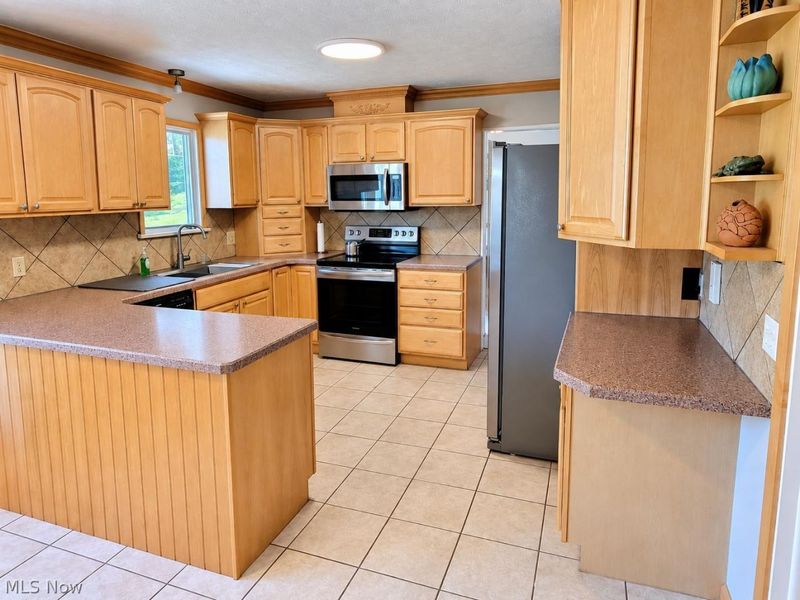 2043 Judy Drive , Parma, OH 44134 Photo 11