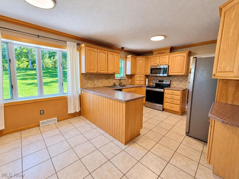 2043 Judy Drive , Parma, OH 44134 Photo 9