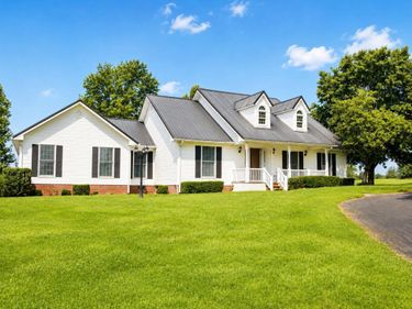 2222 Clintonville Road, Paris, KY 40361