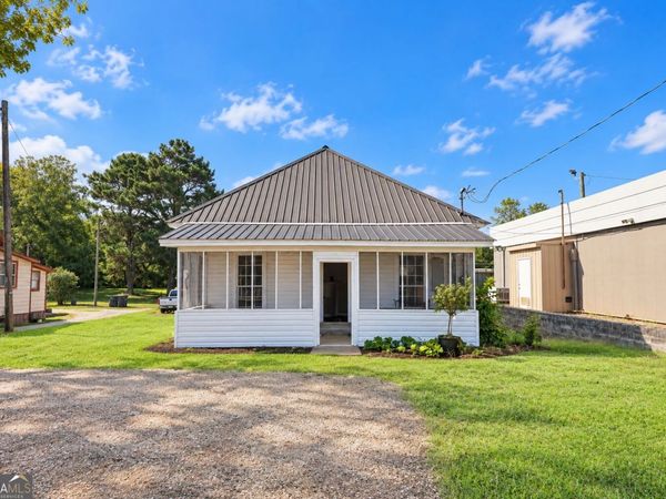324 W Line Street, Calhoun, GA 30701