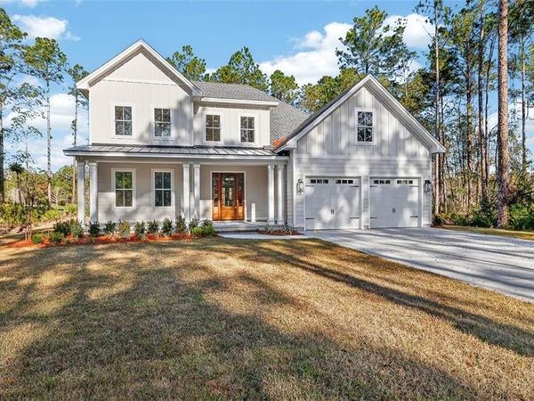 39 Oak Grove Court , Waverly, GA 31565