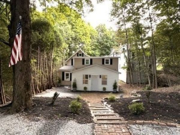 12 Ryefield Rd, Fitchburg, MA 01420