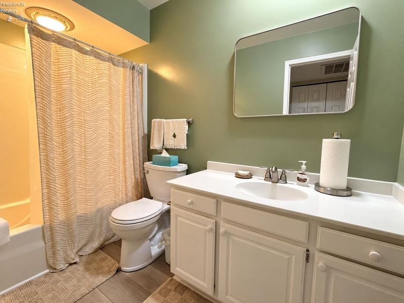 127 Stonyridge Drive, Unit 108, Sandusky, OH 44870 Photo 17