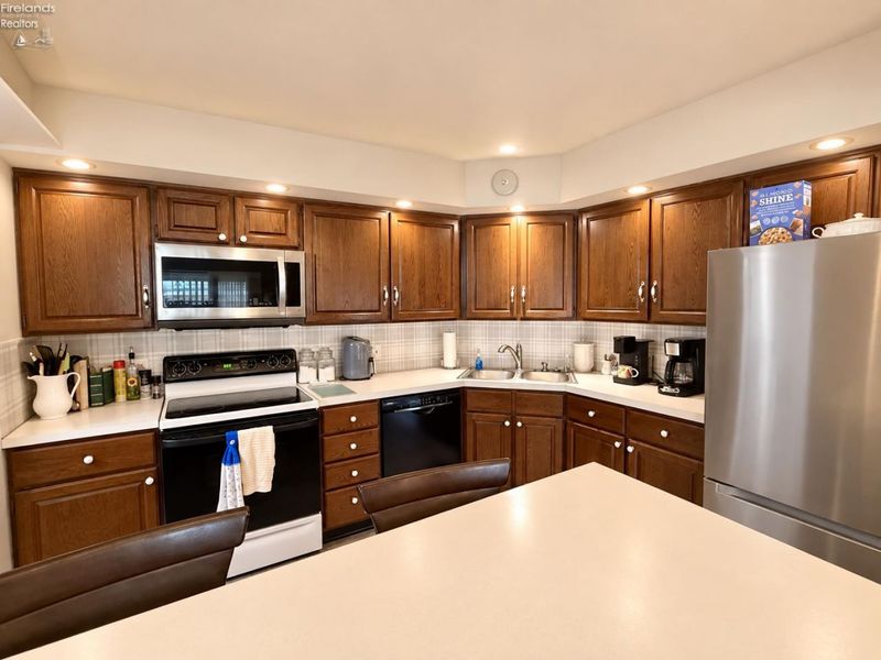 127 Stonyridge Drive, Unit 108, Sandusky, OH 44870 Photo 27