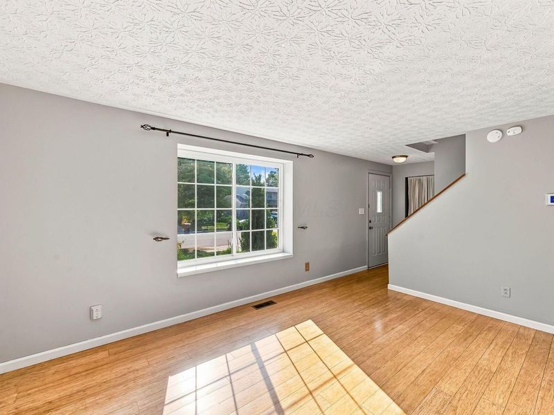 8749 Scarsdale Boulevard , Powell, OH 43065 Photo 7