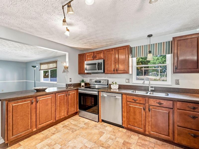 8749 Scarsdale Boulevard , Powell, OH 43065 Photo 8