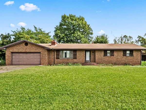 320 Diley Road , Pickerington, OH 43147