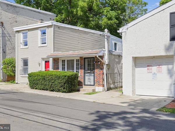 325 E BASIN STREET, NORRISTOWN, PA 19401