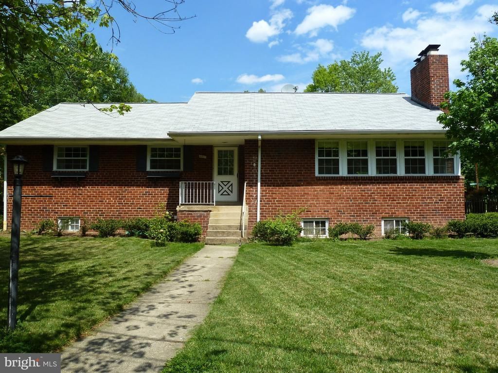 6801 WELLS PARKWAY, UNIVERSITY PARK, MD 20782