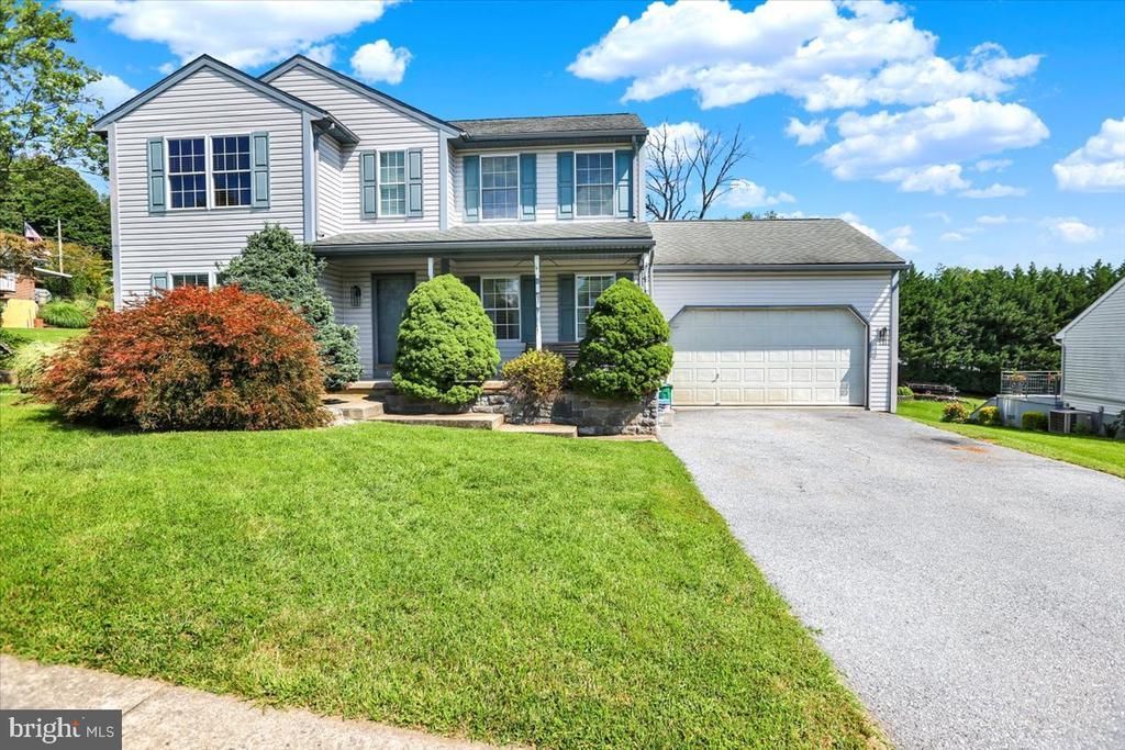 632 LEININGER AVENUE, MOHNTON, PA 19540