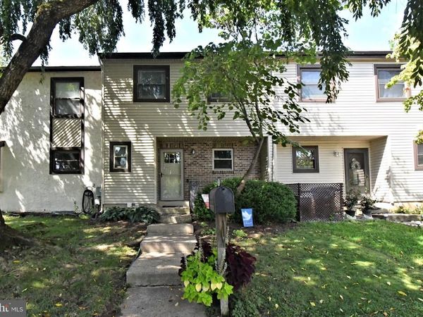 152 KNOX COURT , SOUTHAMPTON, PA 18966