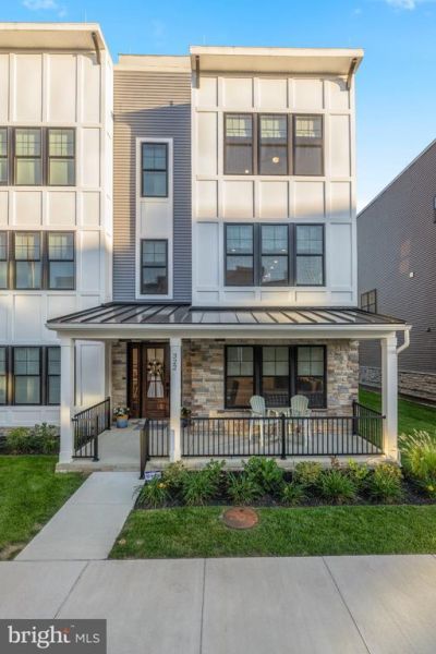 322 W SQUIRE DRIVE , NEWTOWN SQUARE, PA 19073