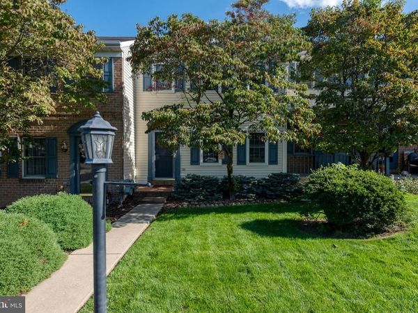130 ROBIN HILL CIRCLE , YORK, PA 17404