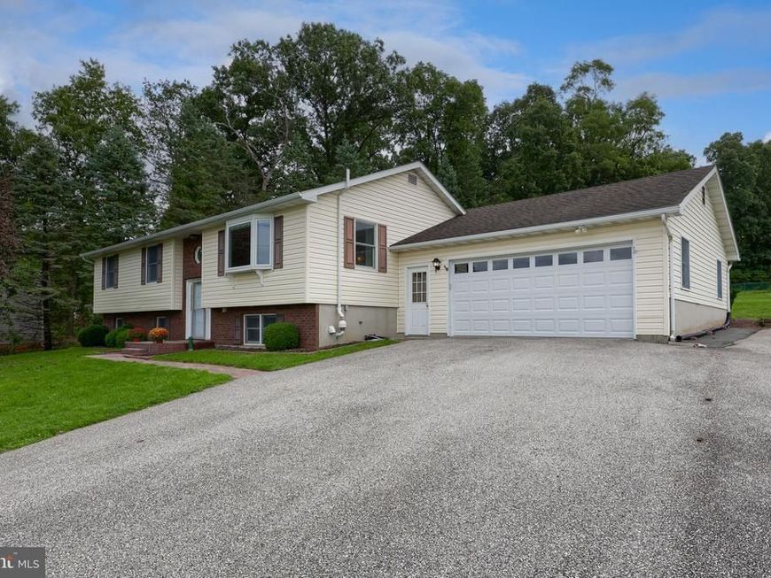 571 E Tolna Road, Shrewsbury, PA 17361 Main Photo