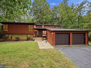 10411 HUNTER RIDGE DRIVE, OAKTON, VA 22124