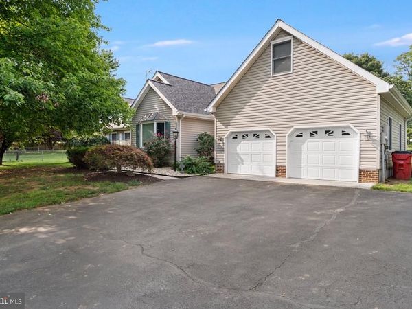 13503 APPLE HARVEST DRIVE , MARTINSBURG, WV 25403