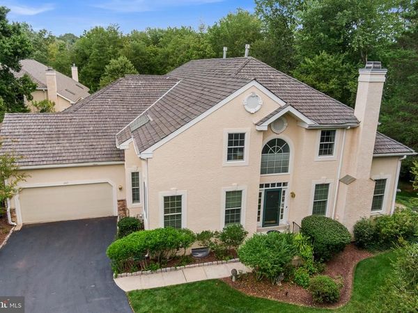 207 YORKTOWN PLACE, Unit 107, BERWYN, PA 19312