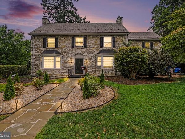2100 BELLEVUE, HARRISBURG, PA 17104