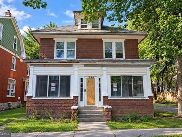 1944 CHESTNUT STREET, HARRISBURG, PA 17104