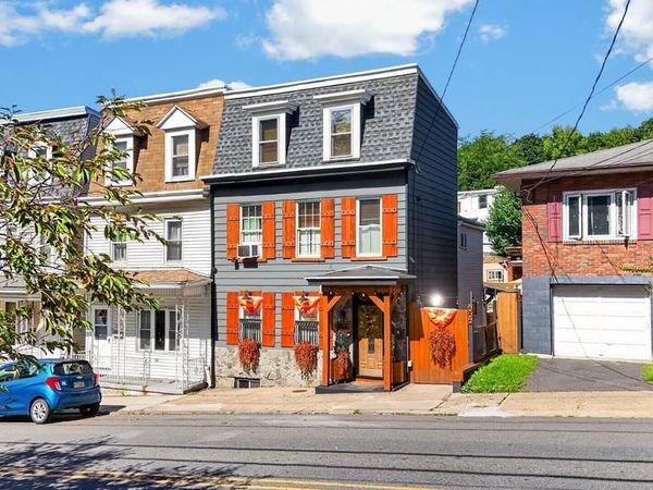 556 E NORWEGIAN , POTTSVILLE, PA 17901