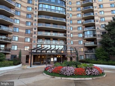 8370 GREENSBORO DRIVE , Unit 103, MCLEAN, VA 22102