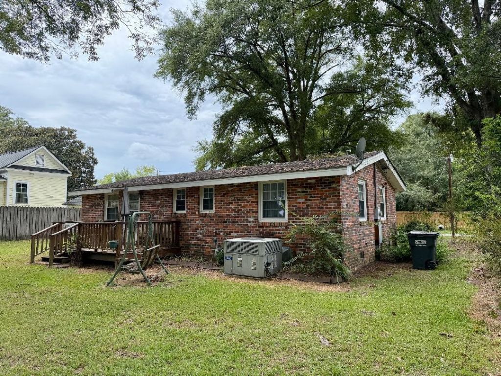 806 Windsor Way  Photo 5