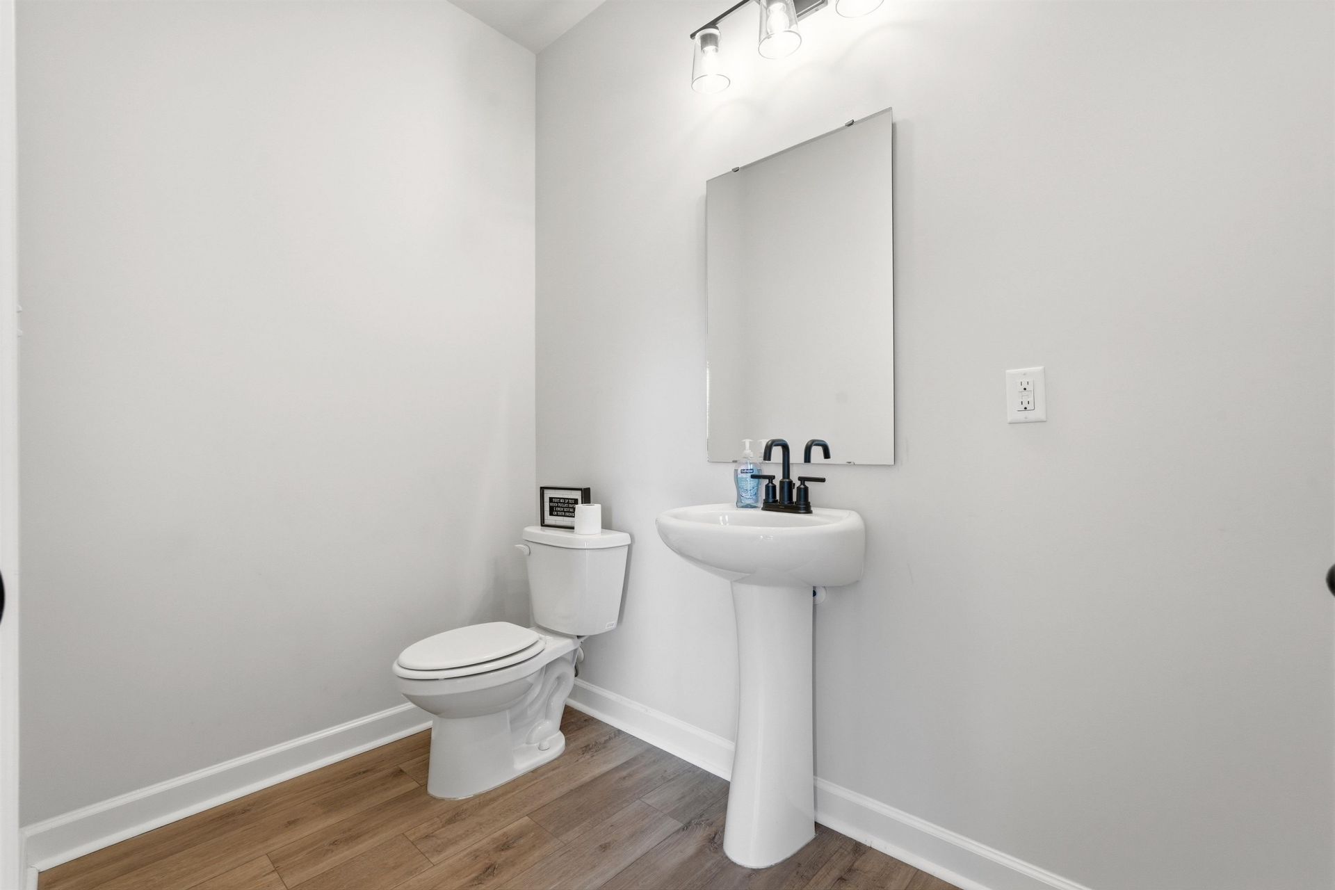 1884 Villena Dr. Photo 14