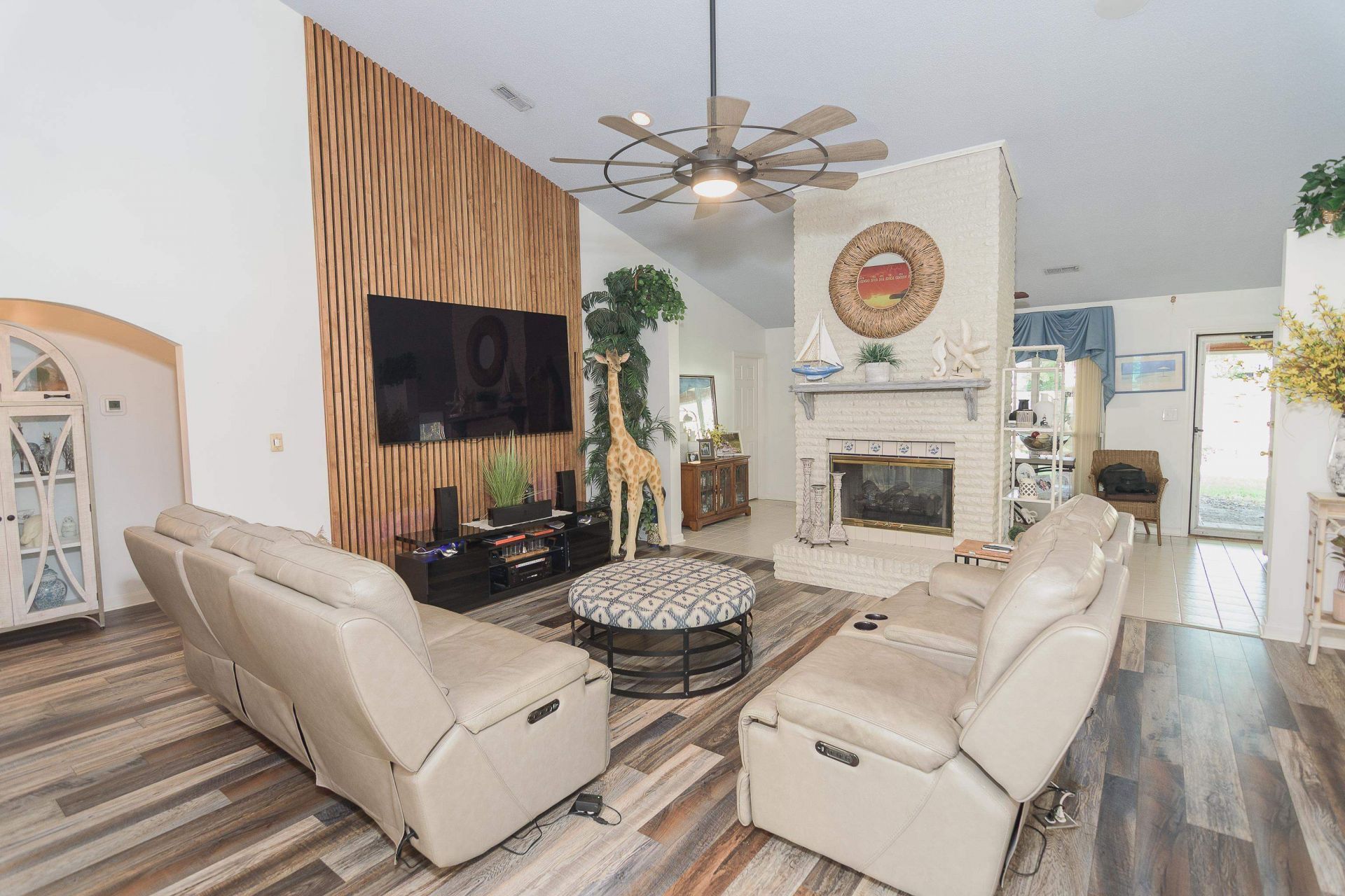 9754 Crane Dr. Photo 4