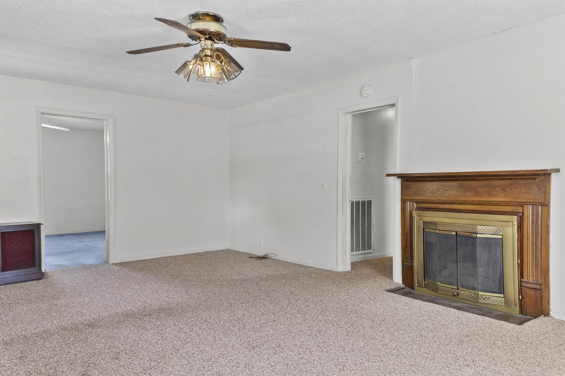 603 S Main St. Photo 17