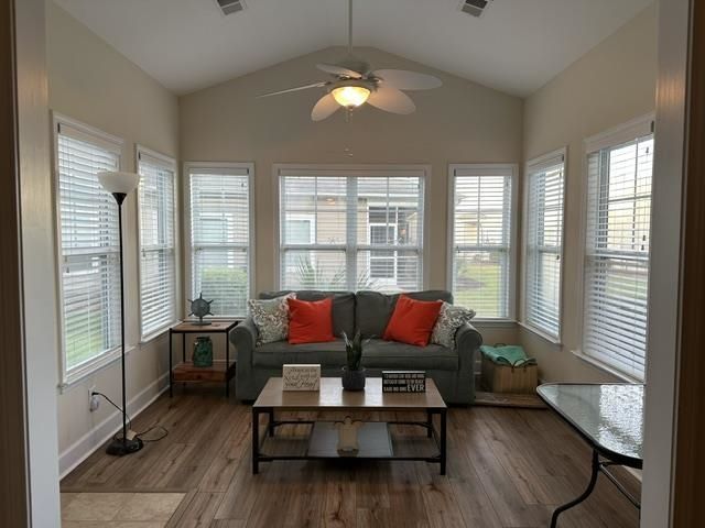 601 Buckingham Ln. Photo 17