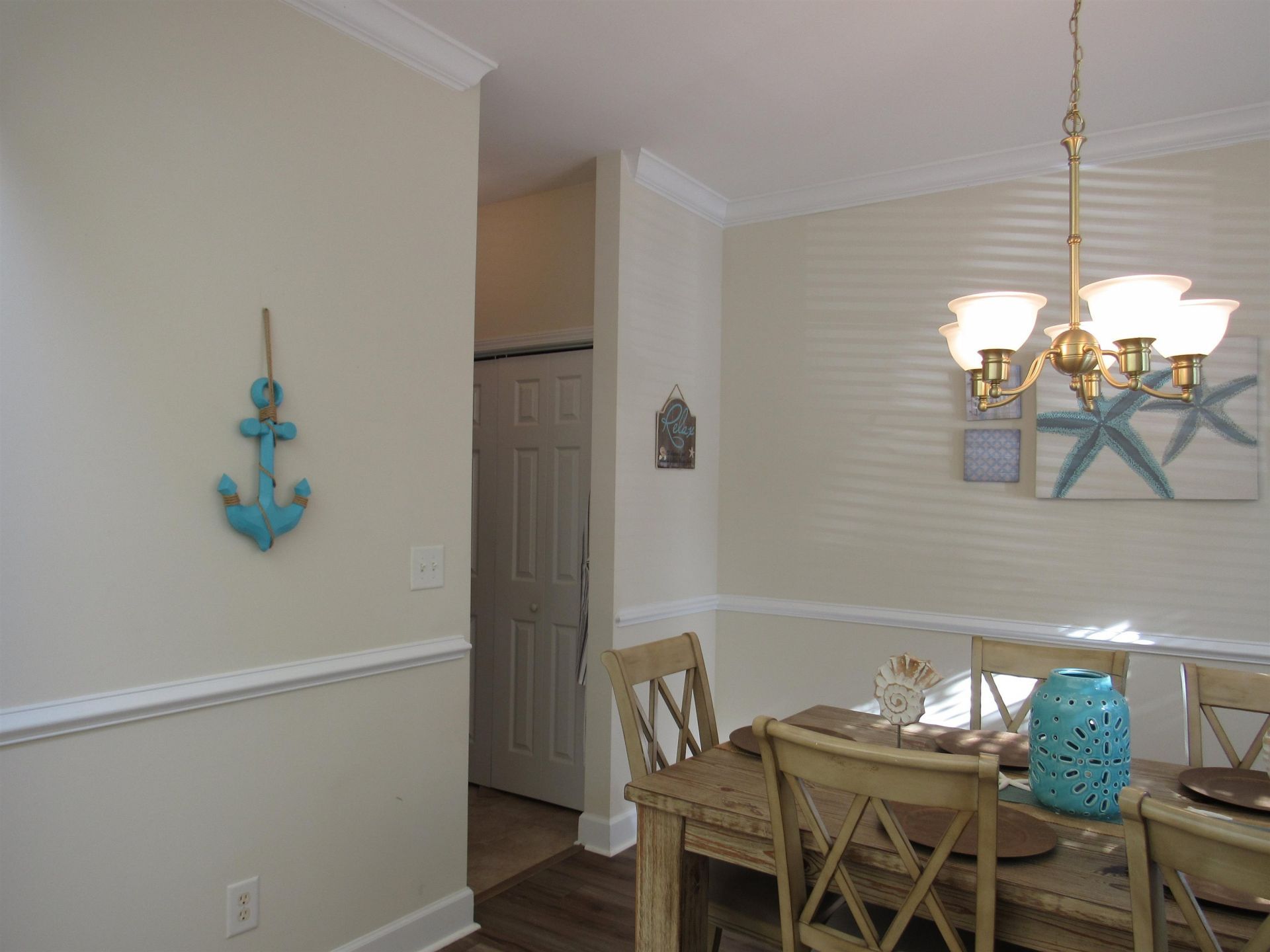 601 Buckingham Ln. Photo 7