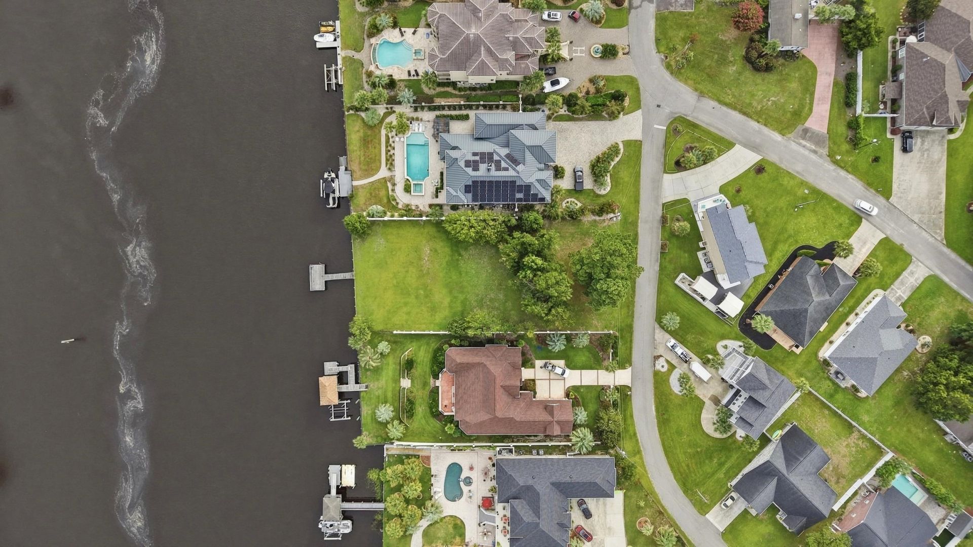 902 Waterside St.  Photo 16